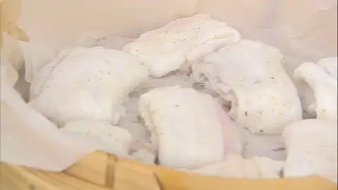 Cocina el pescado durante 6 minutos Cocina el pescado durante 6 minutos
