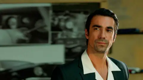 Abdülkadir no ve viable que su socio se case con Züleyha Abdülkadir no ve viable que su socio se case con Züleyha