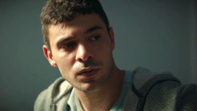 Esta noche en 'Hermanos': Kadir luchará por sobrevivir en la cárcel, aunque el camino no será nada fácil