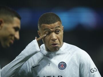 Mbappé, en un calentamiento con el PSG