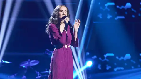 Leire Medina demuestra su dulce voz cantando un tema de Yoly Saa en ‘La Voz’ Leire Medina demuestra su dulce voz cantando un tema de Yoly Saa en ‘La Voz’