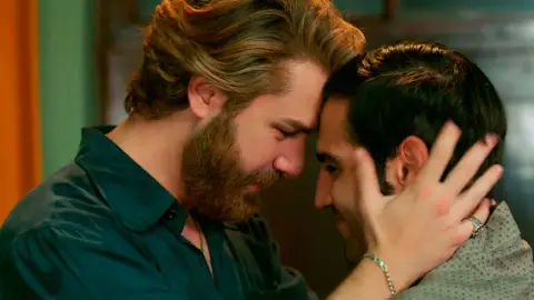 Fikret y Çetin hacen las paces: “Lamento mucho haberte ofendido, amigo" Fikret y Çetin hacen las paces: “Lamento mucho haberte ofendido, amigo"