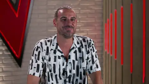 Adrián Benítez: “Si me tengo que quedar con un estilo, me quedo con el rock andaluz” Adrián Benítez: “Si me tengo que quedar con un estilo, me quedo con el rock andaluz”