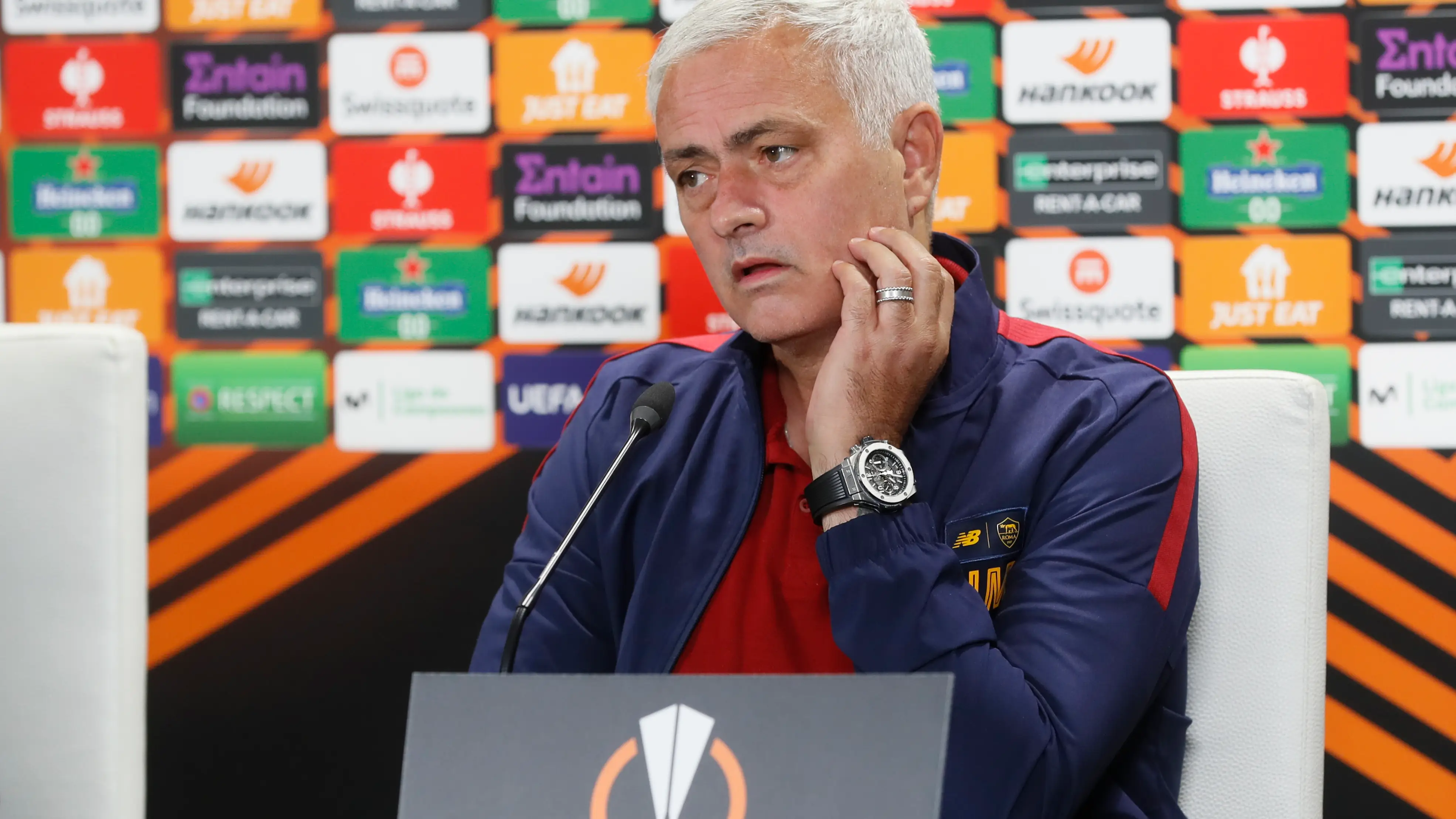 El entrenador de la Roma, José Mourinho, en rueda de prensa El entrenador de la Roma, José Mourinho, en rueda de prensa