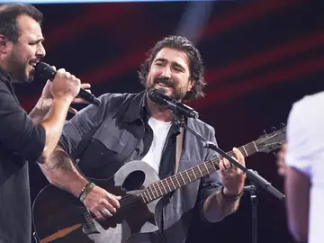 Antonio Orozco cautiva cantando ‘Pedacitos de ti’ cumpliendo el deseo de un talent en ‘La Voz’ Antonio Orozco cautiva cantando ‘Pedacitos de ti’ cumpliendo el deseo de un talent en ‘La Voz’