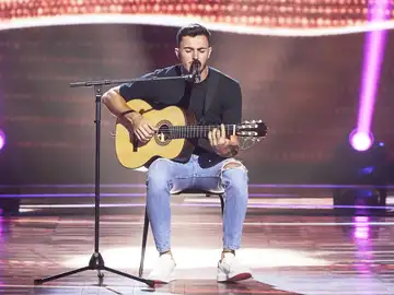 José Correa cautiva con la versión más especial de Alejandro Sanz en ‘La Voz’ 