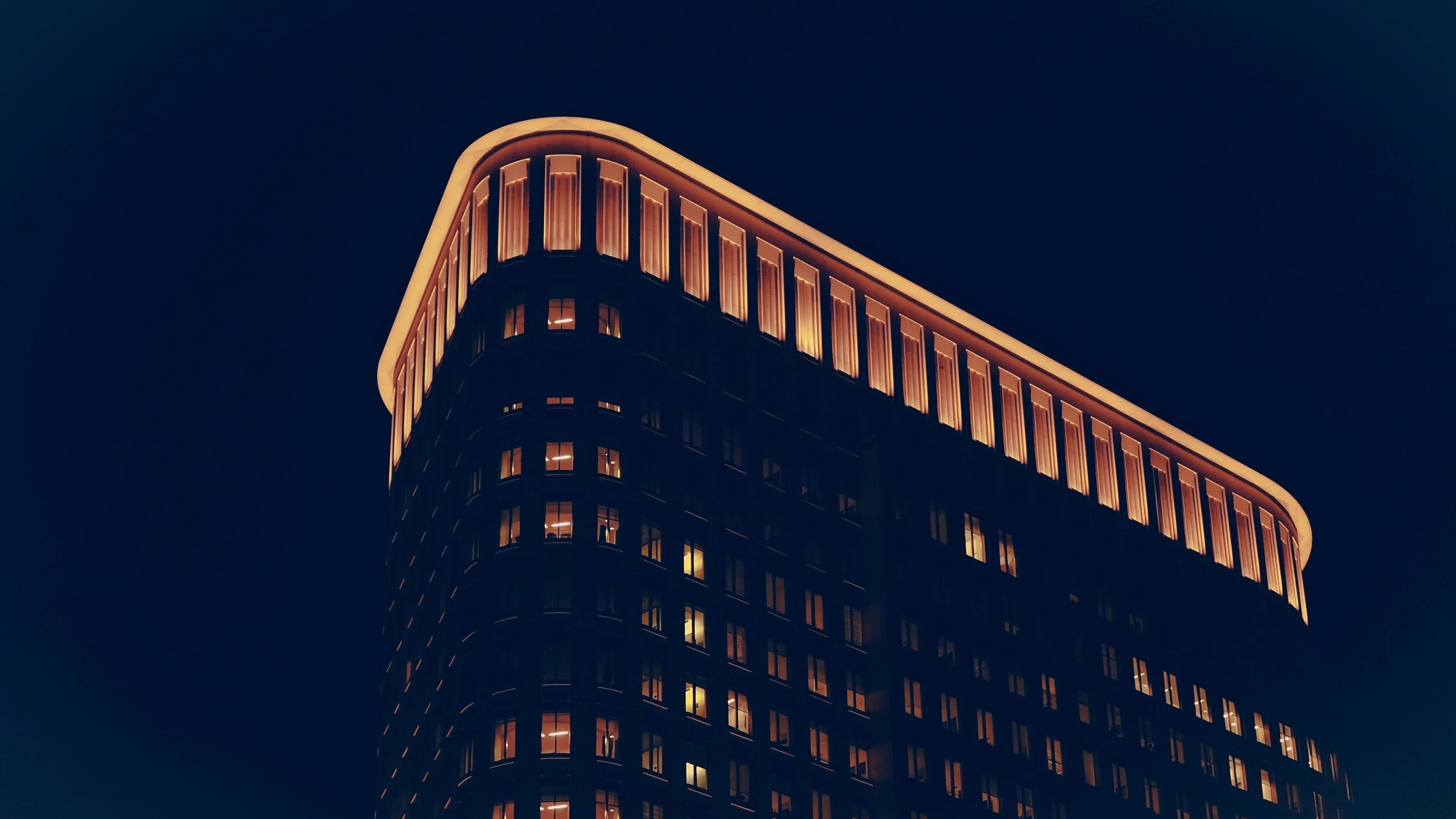 Imagen de un edificio iluminado Imagen de un edificio iluminado
