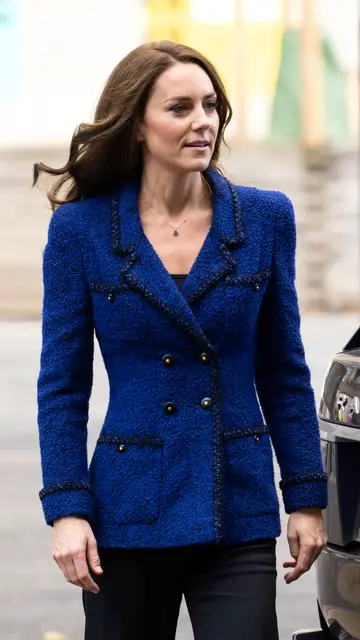 Kate Middleton con una chaqueta de Chanel Kate Middleton con una chaqueta de Chanel