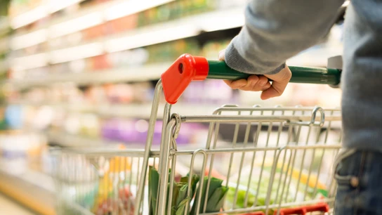 Carro de la compra en un supermercado Carro de la compra en un supermercado