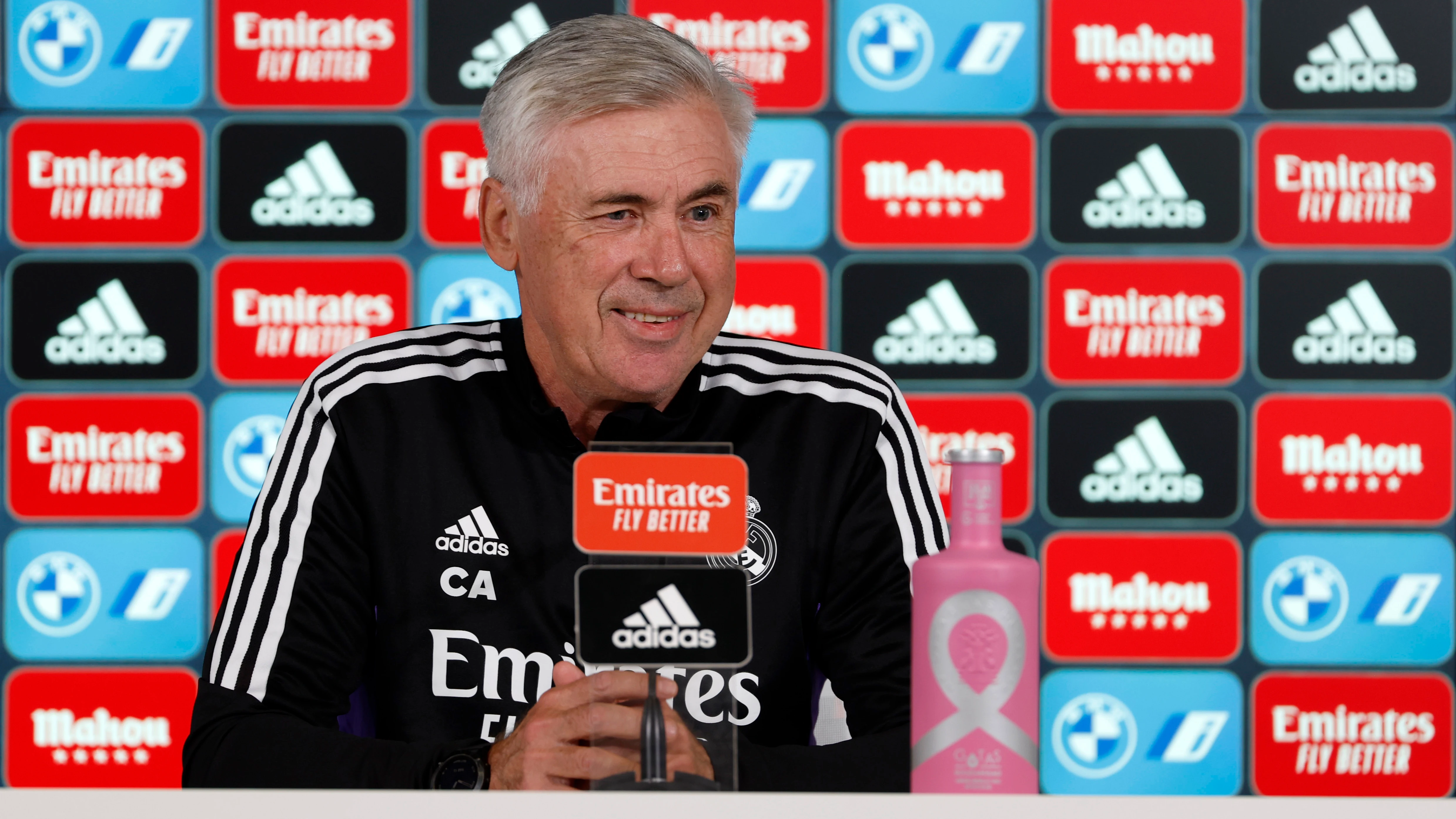 El dardo de Ancelotti al Bar&ccedil;a: "Tener solo un estilo no es lo m&aacute;s indicado, a veces los jugadores cambian"