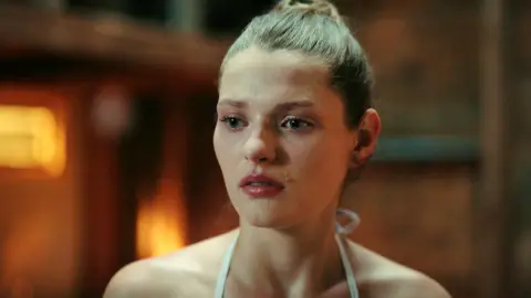 Esta noche en ‘Hermanos’: Suzan y Harika llegan a su nuevo hogar… ¡El gallinero de los Eren! Esta noche en ‘Hermanos’: Suzan y Harika llegan a su nuevo hogar… ¡El gallinero de los Eren!