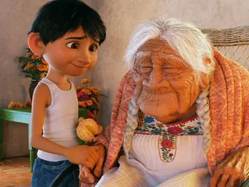 Mamá Coco en la película de Pixar Mamá Coco en la película de Pixar