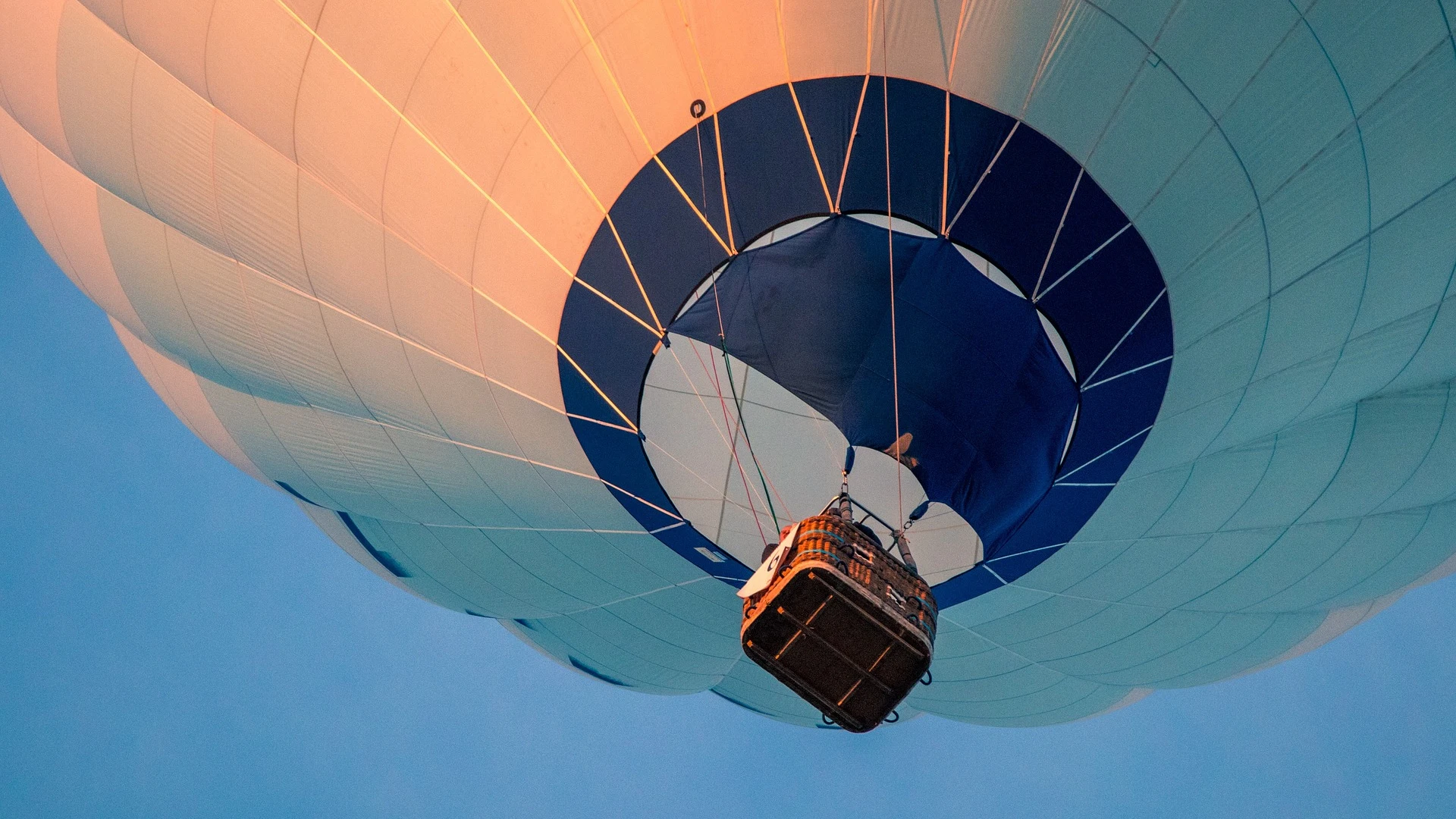 En el globo viajaban 30 turistas y dos tripulantes Imagen de un globo aerostático
