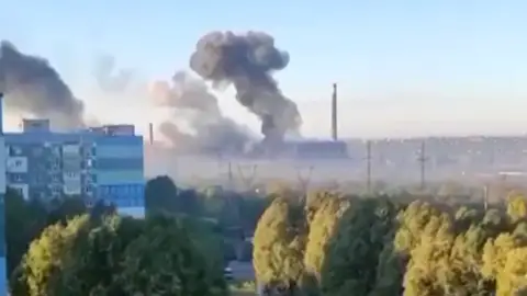 Humo en Ucrania tras varios ataques rusos Humo en Ucrania tras varios ataques rusos