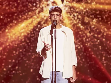 Álvaro Santos, en shock tras recibir un pleno en ‘La Voz’ al cantar ‘Tuyo’ de Rodrigo Amarante Álvaro Santos, en shock tras recibir un pleno en ‘La Voz’ al cantar ‘Tuyo’ de Rodrigo Amarante