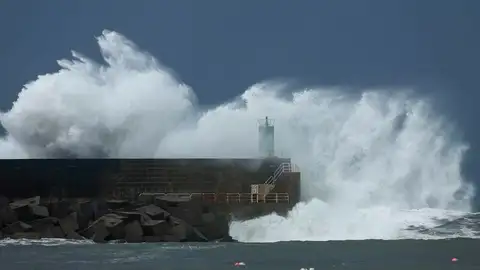 Oleaje puerto de A Guarda Oleaje puerto de A Guarda