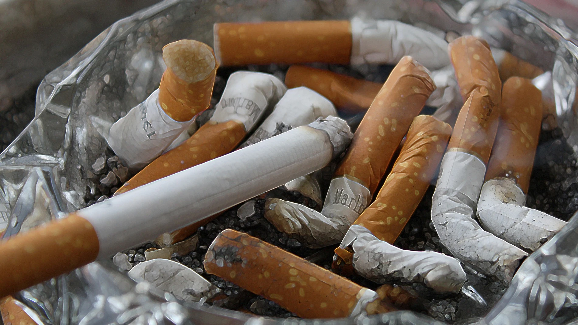 La venta de tabaco de liar crece un 63% y los cigarrillos siguen a la baja