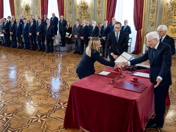 Giorgia Meloni jura el cargo como primera ministra de Italia