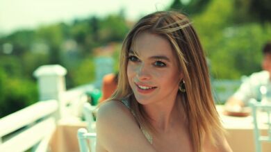 Derin comienza su nueva vida con Onur mientras Volkan se queda totalmente solo y arruinado  