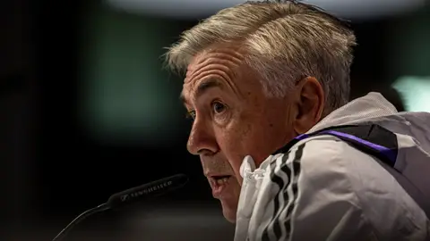 Carlo Ancelotti, en rueda de prensa en Leipzig Carlo Ancelotti, en rueda de prensa en Leipzig