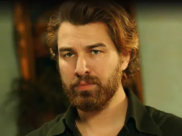 En el próximo capítulo de 'Tierra Amarga': Fikret se enterará de que Züleyha le ha vendido acciones a Mehmet, ¿cómo reaccionará? En el próximo capítulo de 'Tierra Amarga': Fikret se enterará de que Züleyha le ha vendido acciones a Mehmet, ¿cómo reaccionará?