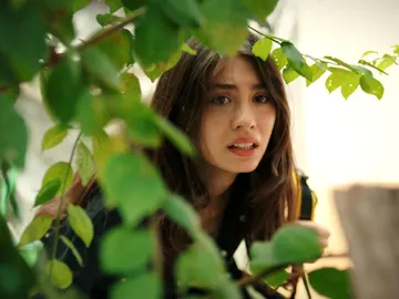 Orhan no logra evitar la desgracia… ¡Y Cemile roba el dinero de los hermanos! Orhan no logra evitar la desgracia… ¡Y Cemile roba el dinero de los hermanos!