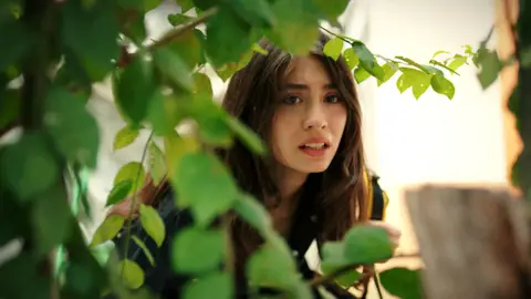 Orhan no logra evitar la desgracia… ¡Y Cemile roba el dinero de los hermanos! Orhan no logra evitar la desgracia… ¡Y Cemile roba el dinero de los hermanos!