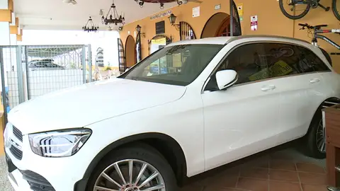 Coche de la cesta de Navidad Coche de la cesta de Navidad