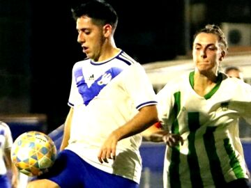 Álex Alcaide, el futbolista trans que juega con chicas: "No estoy haciendo nada malo"