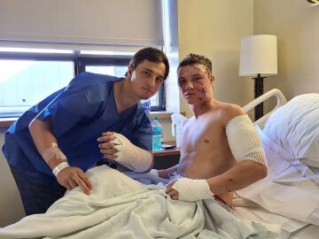 Bradley y Kendell en el hospital tras el ataque