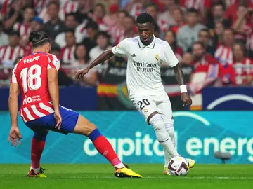 Vinicius se pronuncia sobre los cánticos racistas que sufrió en el derbi: "Que no entren más en un estadio" Vinicius se pronuncia sobre los cánticos racistas que sufrió en el derbi: "Que no entren más en un estadio"