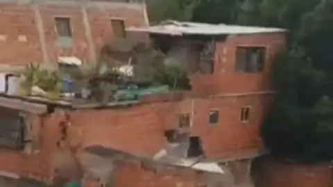 Derrumbe de una vivienda en Venezuela Derrumbe de una vivienda en Venezuela