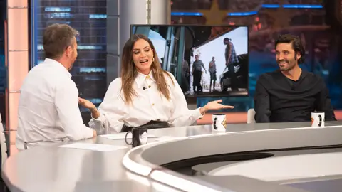 María Hervás explica a Pablo Motos por qué gustan los chicos malos: "Tú tienes algo de mala que no te dejan sacar" María Hervás explica a Pablo Motos por qué gustan los chicos malos: "Tú tienes algo de mala que no te dejan sacar"