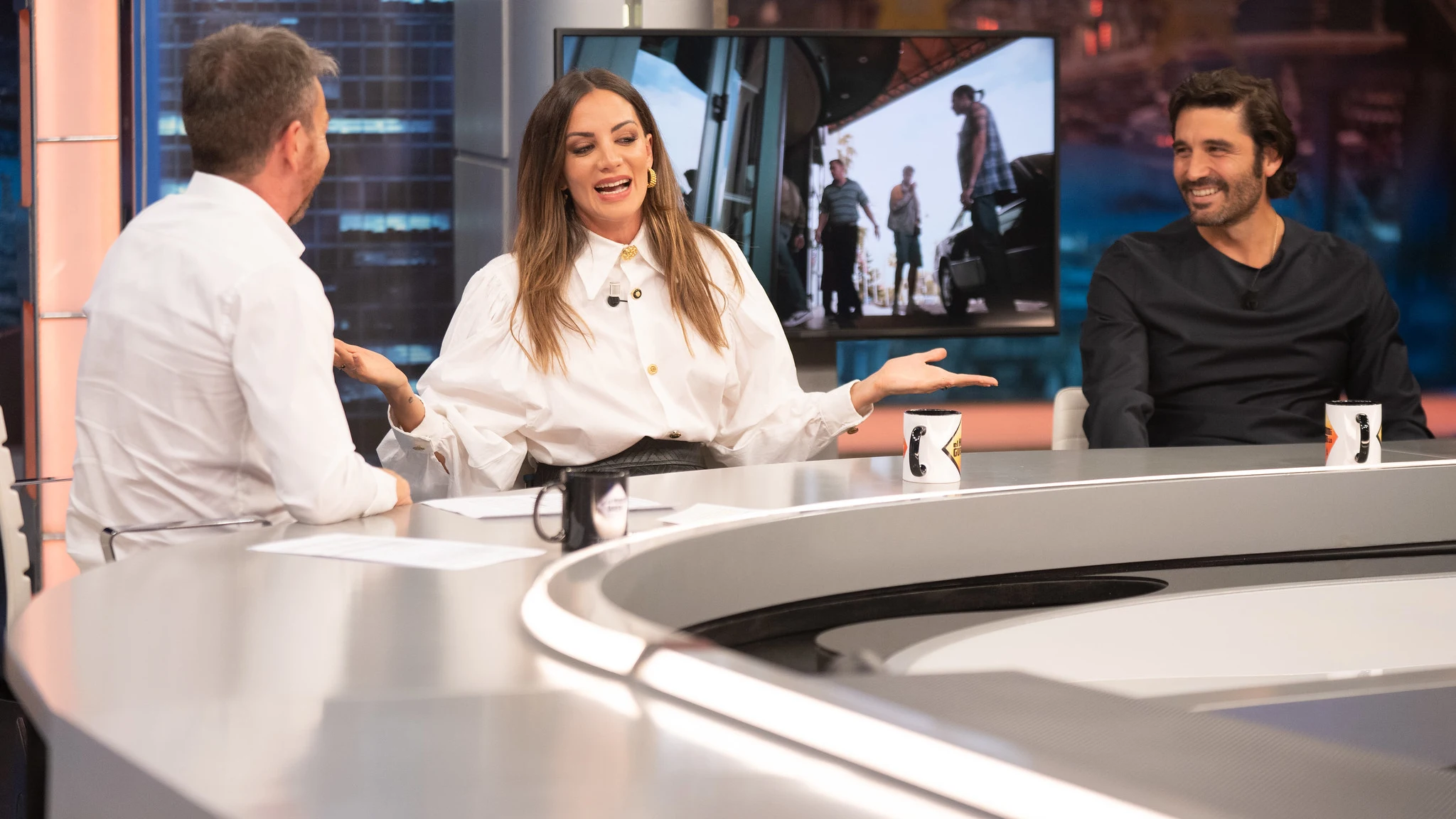María Hervás explica a Pablo Motos por qué gustan los chicos malos: "Tú tienes algo de mala que no te dejan sacar" María Hervás explica a Pablo Motos por qué gustan los chicos malos: "Tú tienes algo de mala que no te dejan sacar"