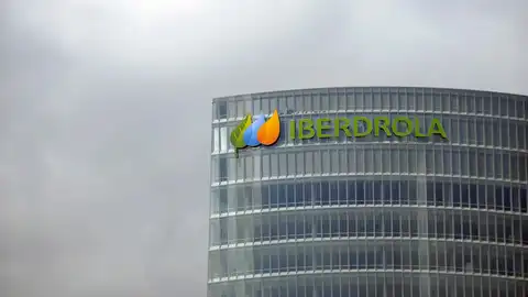 Iberdrola reduce su beneficio neto en España, pero lo dispara a nivel global a 3.104 millones de euros Iberdrola reduce su beneficio neto en España, pero lo dispara a nivel global a 3.104 millones de euros
