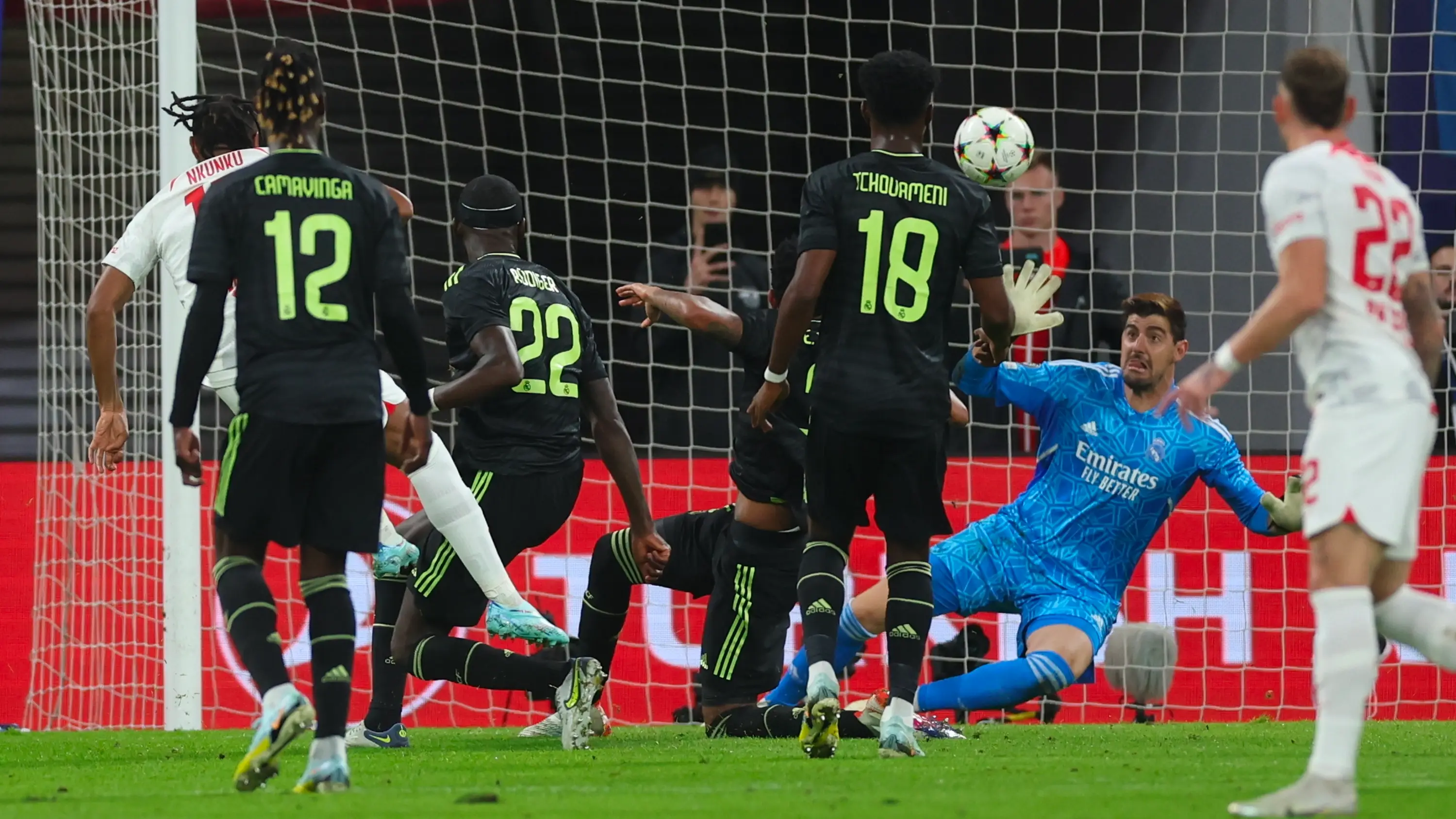 Courtois encaja el segundo gol ante el Leizpig Courtois encaja el segundo gol ante el Leizpig