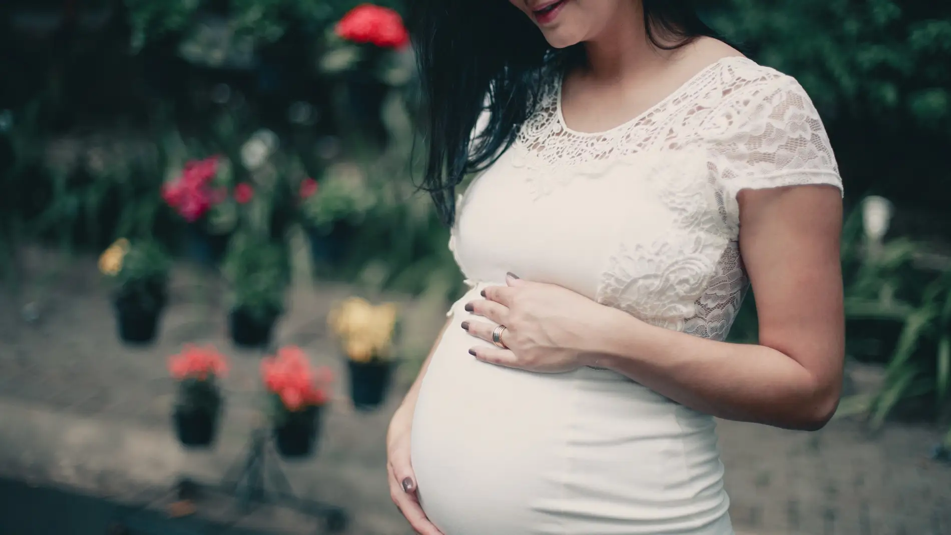 Pantalones, y para embarazadas: lo último en moda para lucir barriga