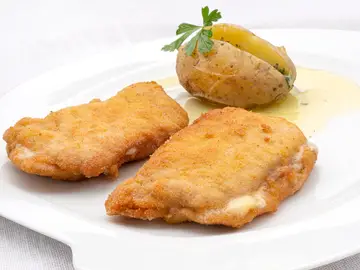 Libritos de lomo, jamón y queso con patatas Libritos de lomo, jamón y queso con patatas