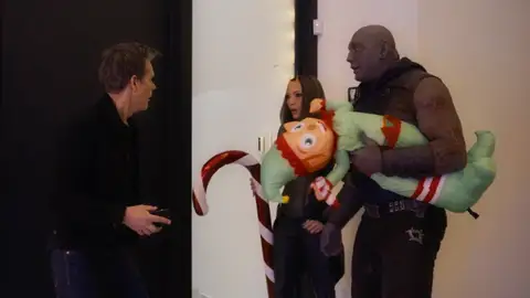 Kevin Bacon en el especial navideño de 'Guardianes de la Galaxia' Kevin Bacon en el especial navideño de 'Guardianes de la Galaxia'