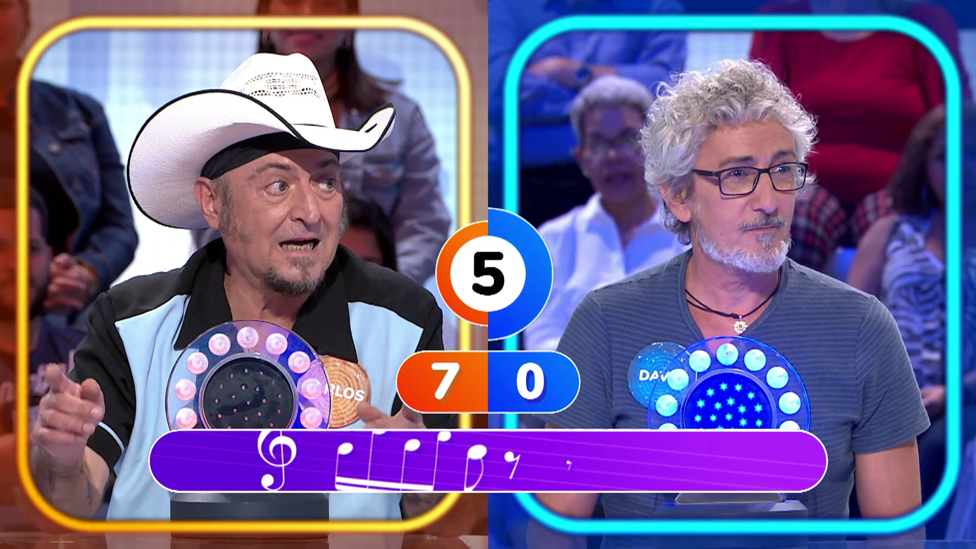 &iexcl;Fuego amigo! Carlos Segarra, a punto de regalar cinco segundos a sus rivales