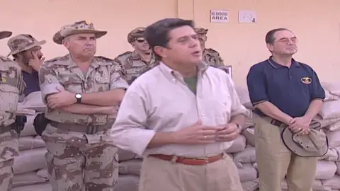 El entonces ministro español de Defensa Federico Trillo, poco antes de pronunciar su famosa frase "¡Viva Honduras!" El entonces ministro español de Defensa Federico Trillo, poco antes de pronunciar su famosa frase "¡Viva Honduras!"