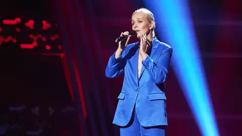 El enorme aplauso a Vitaliia Makarenko tras su perfecto lírico versionando a Andrea Bocelli en ‘La Voz’ El enorme aplauso a Vitaliia Makarenko tras su perfecto lírico versionando a Andrea Bocelli en ‘La Voz’