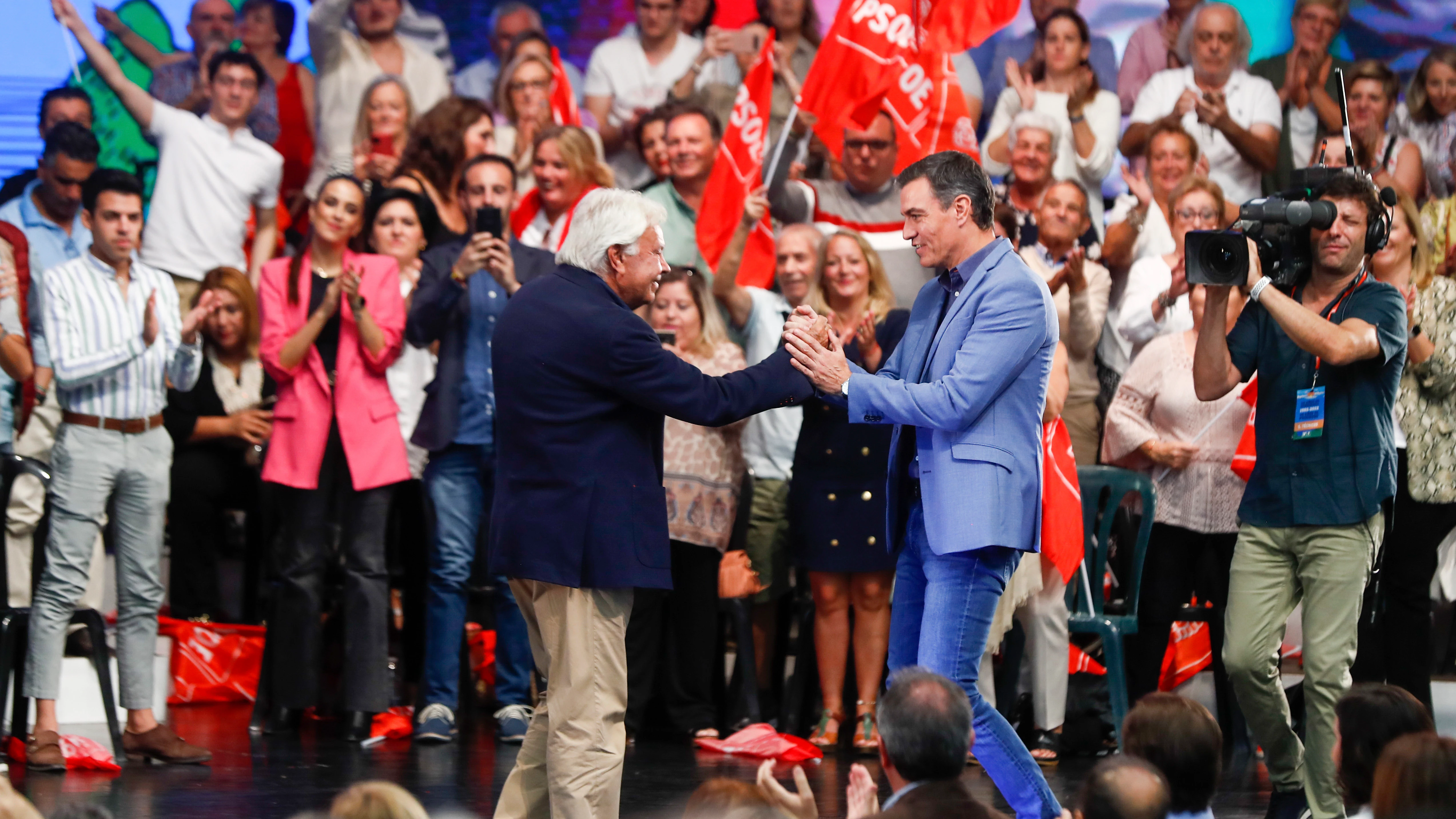 Pedro Sánchez y Felipe González en el 40 aniversario Pedro Sánchez y Felipe González en el 40 aniversario