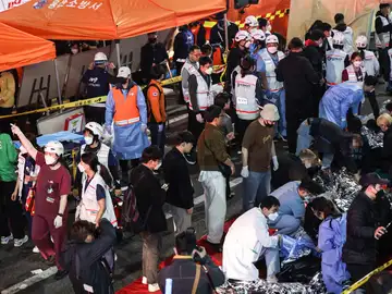 Una de las imágenes después de la tragedia en Seúl Una de las imágenes después de la tragedia en Seúl
