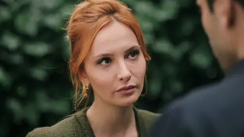 El incómodo reencuentro de Ilgaz con Neva, su ex: "Voy a trabajar ete n el mismo juzgado que estás tú" El incómodo reencuentro de Ilgaz con Neva, su ex: "Voy a trabajar ete n el mismo juzgado que estás tú"