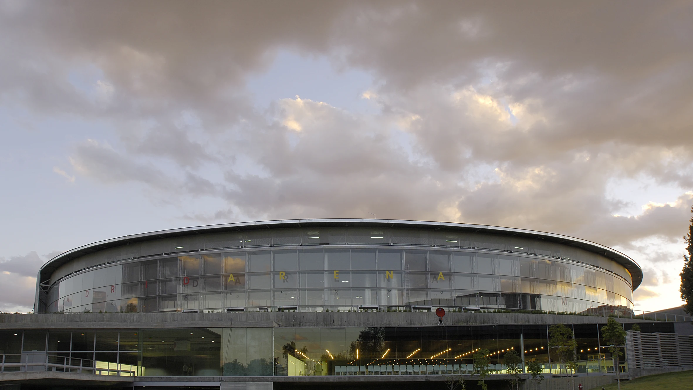 Imagen de archivo de la fachada de Madrid Arena Imagen de archivo de la fachada de Madrid Arena