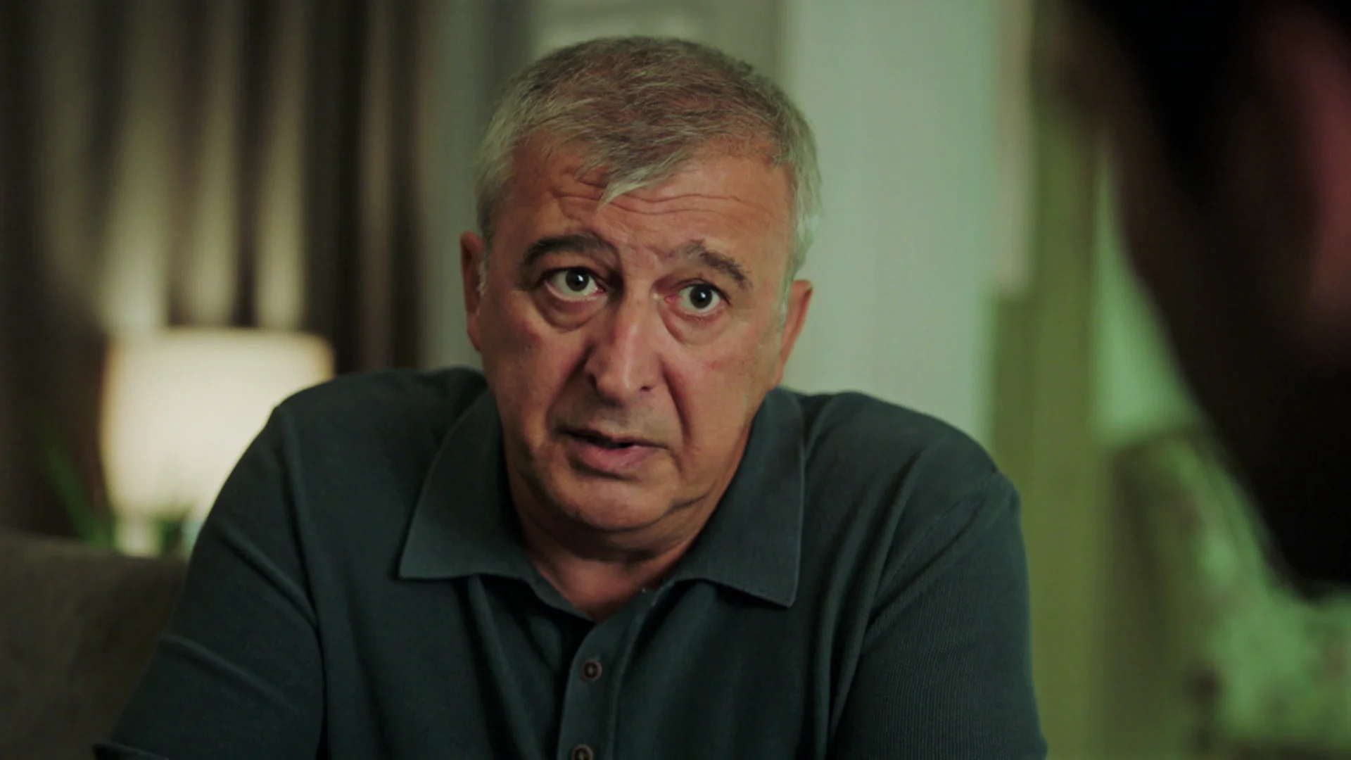 La sorprendente confesión de Metin que deja a Ilgaz muy confundido: "Aquella vez culpamos a un inocente. Era el padre de Ceylin" La sorprendente confesión de Metin que deja a Ilgaz muy confundido: "Aquella vez culpamos a un inocente. Era el padre de Ceylin"