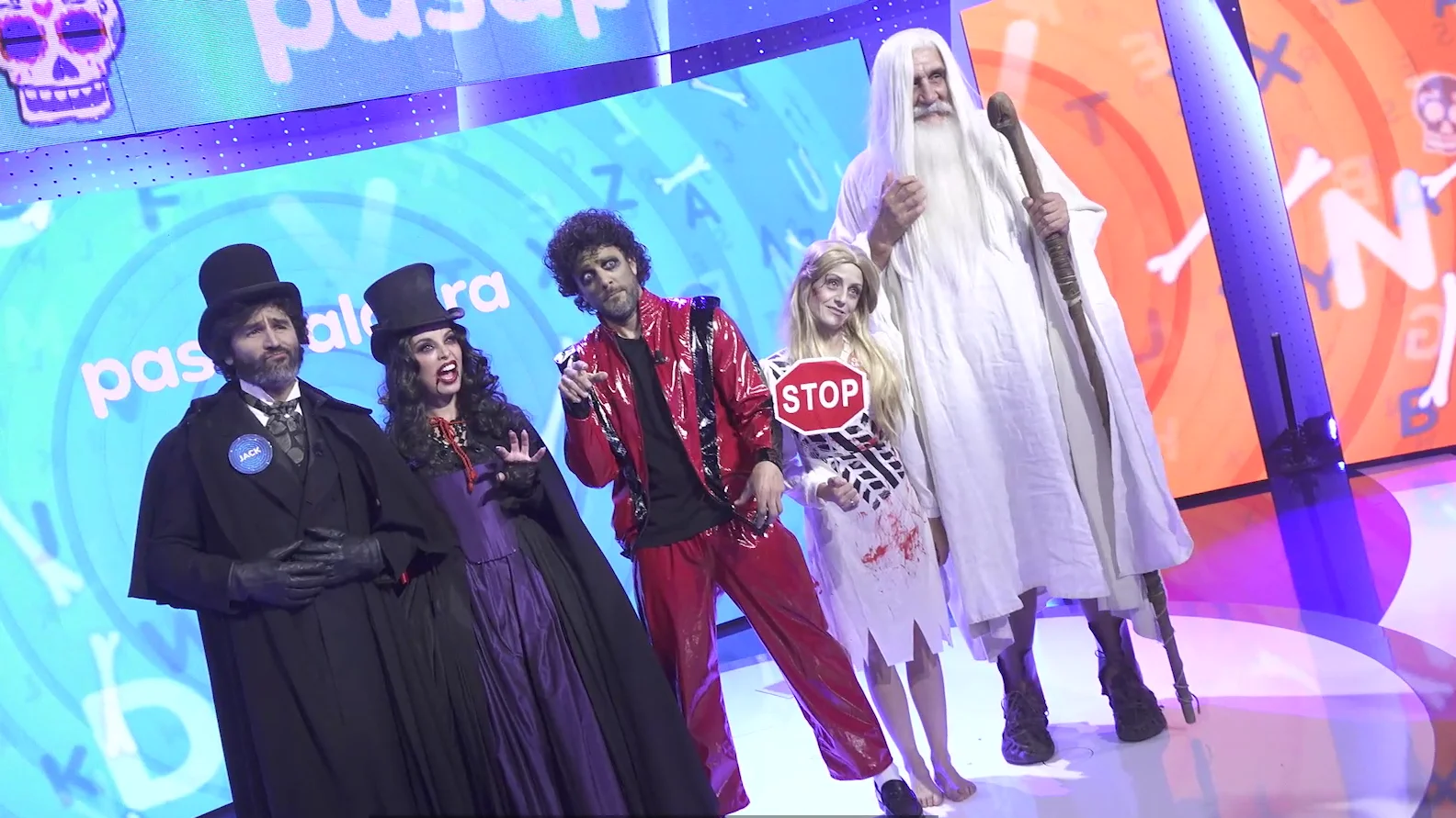 De miedo: Lo que no se vio del “aterrador” Halloween de ‘Pasapalabra’… ¡presentado por Michael Jackson! De miedo: Lo que no se vio del “aterrador” Halloween de ‘Pasapalabra’… ¡presentado por Michael Jackson!