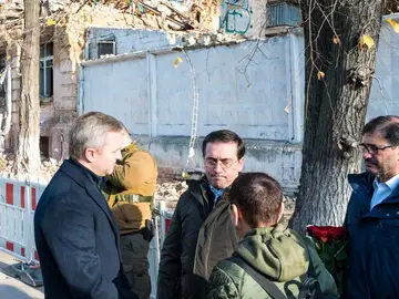 El ministro Albares, durante su visita a Kiev El ministro Albares, durante su visita a Kiev