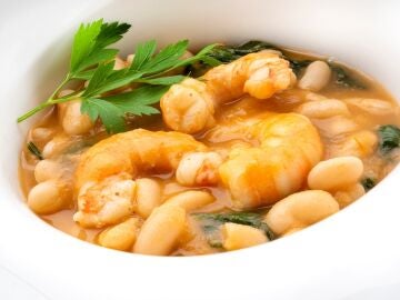 Cocina r&aacute;pida de Argui&ntilde;ano: Alubias blancas con espinacas y langostinos